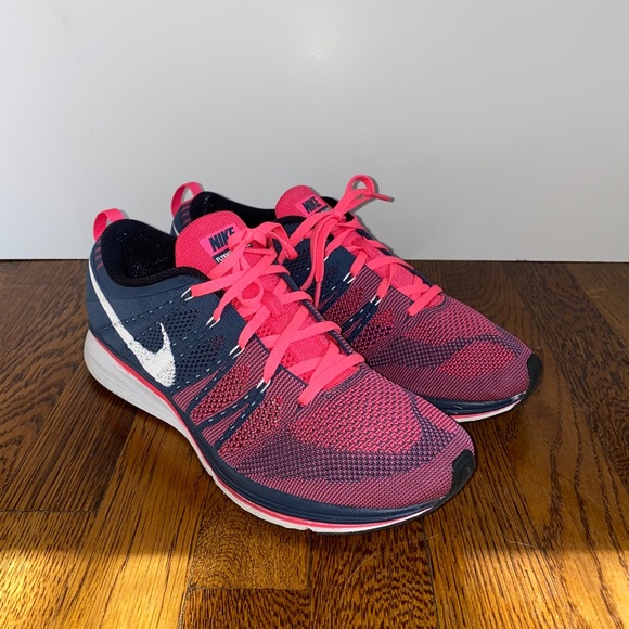 Nike Flyknit Trainer - Picture 2 of 4